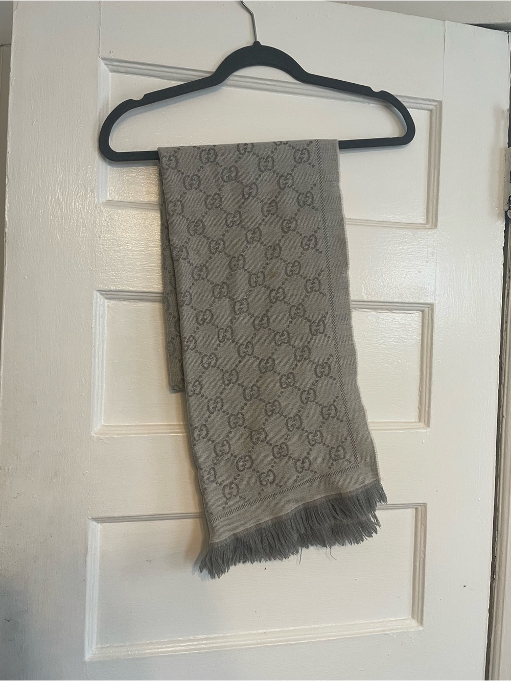 Gucci Wool And Silk Blend Luxury Scarf - Picture 3 of 5
